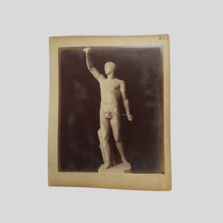 Fotografia Albumina Brogi Museo Nazionale Napoli Atleta statua in marmo Farnese n. 12519 recto